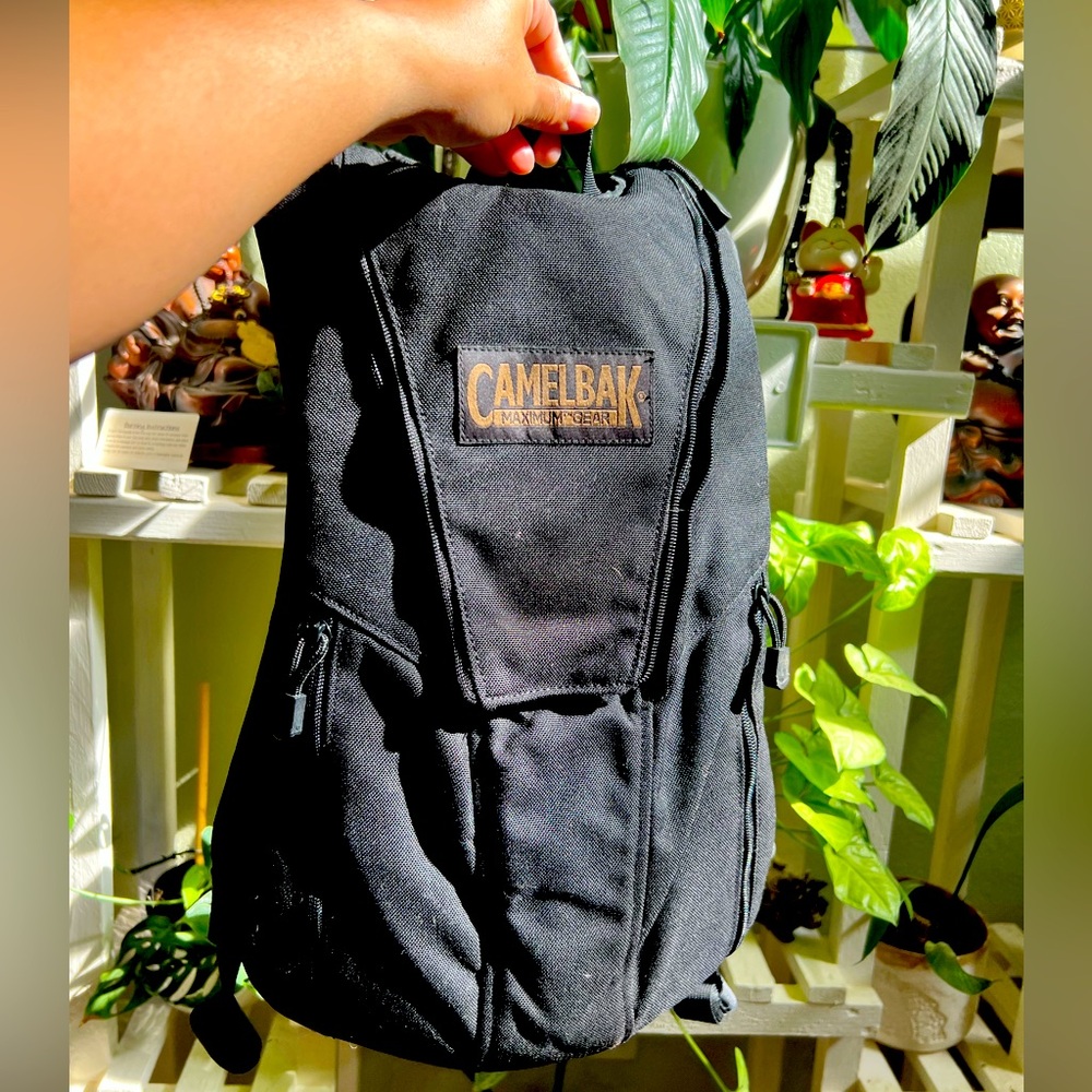 Camelbak Maximum Gear Stealth Hydration Backpack … - image 1